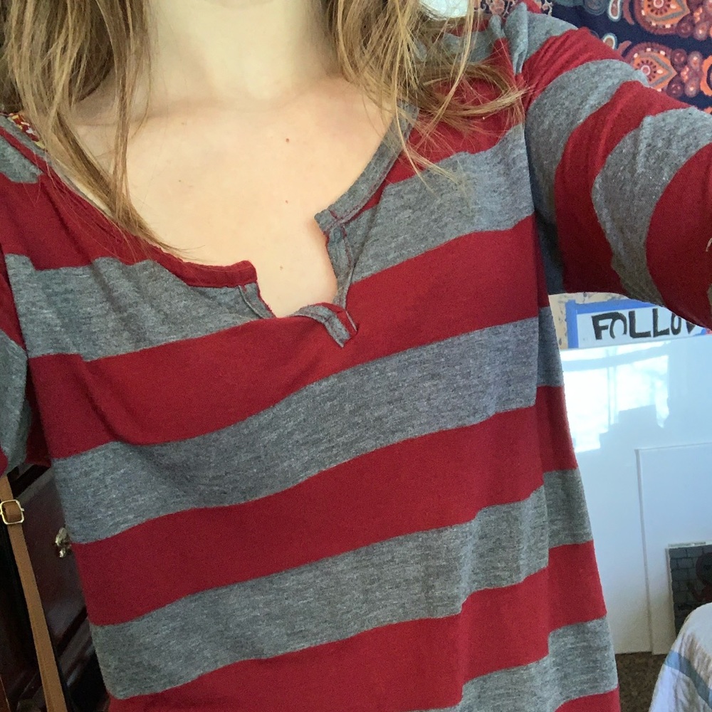 Loose fitting top - Picture 2 of 2